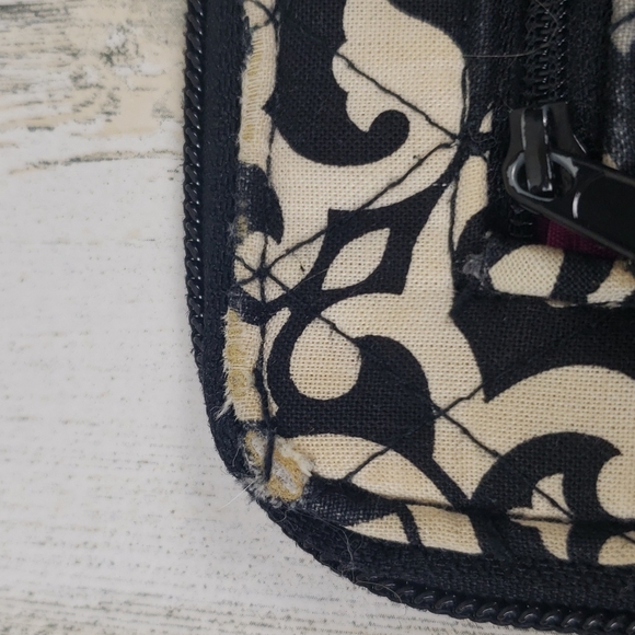 Loved Vera Bradley Canterbury Magenta fold zipup wristlet - Picture 10 of 12